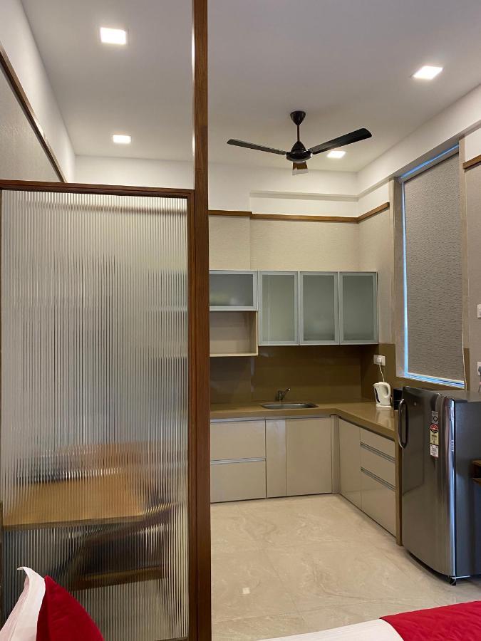 Theory9 Premium Service Apartments Khar Mumbai Exterior foto