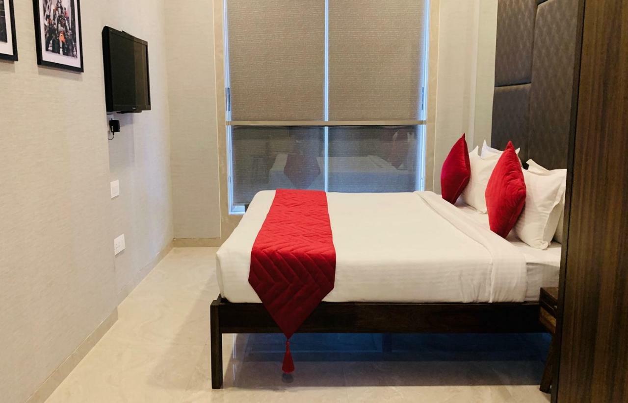 Theory9 Premium Service Apartments Khar Mumbai Exterior foto